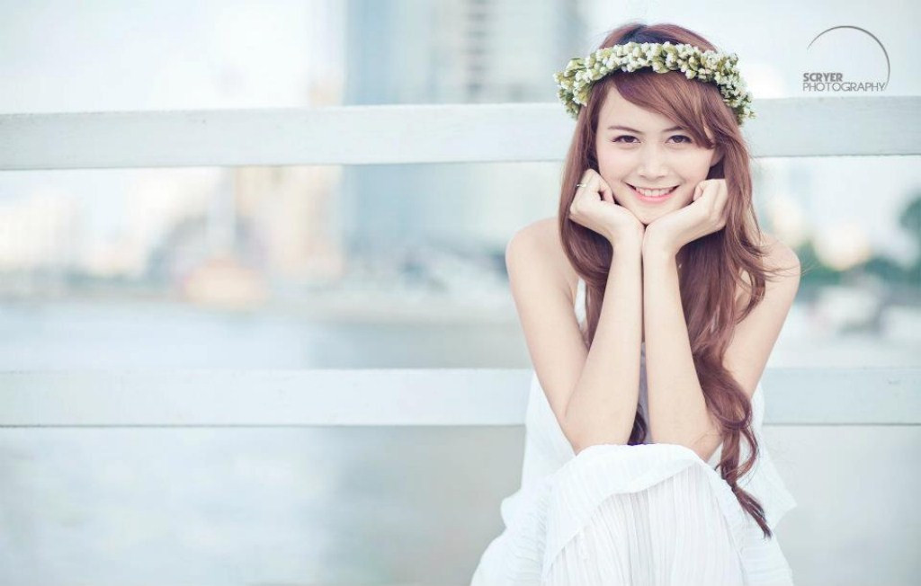 Xem thêm: Cơn sốt 'thiên sứ 9X': Cô bé răng khểnh làm say đắm lòng ai...