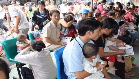 Loạn xét nghiệm, bệnh nhân "khóc ròng" ảnh 1 Loạn xét nghiệm, bệnh nhân "khóc ròng", Tin tức trong ngày, xet nghiem, kham benh, dich vu y te, chua benh, chup x quang, chup cat lop, chup ct, chup cong huong tu, bac si, benh nhan, chi phi kham chua benh, bao, tin hay, tin hot, tin tuc