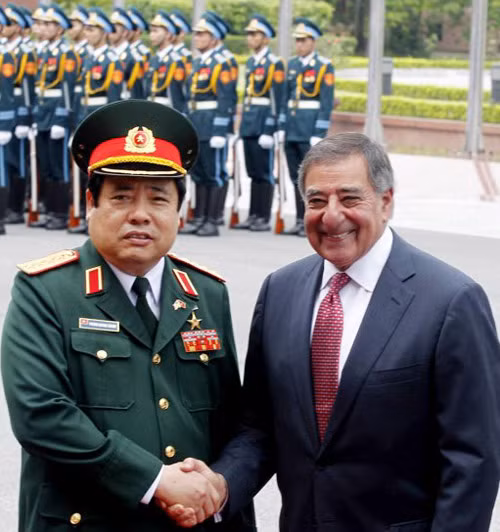 Tướng Phùng Quang Thanh: Việt Nam có nhu cầu mua vũ khí Mỹ ảnh 3