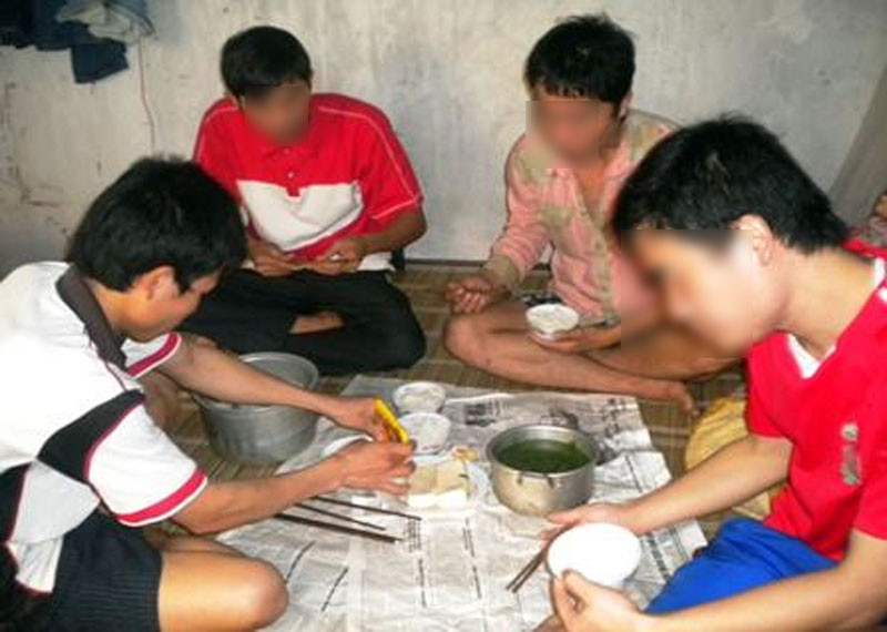 Xếp hạng để làm gì khi những bữa cơm sinh viên đạm bạc muốn rơi nước mắt? Xếp hạng để làm gì khi những bữa cơm sinh viên đạm bạc muốn rơi nước mắt?