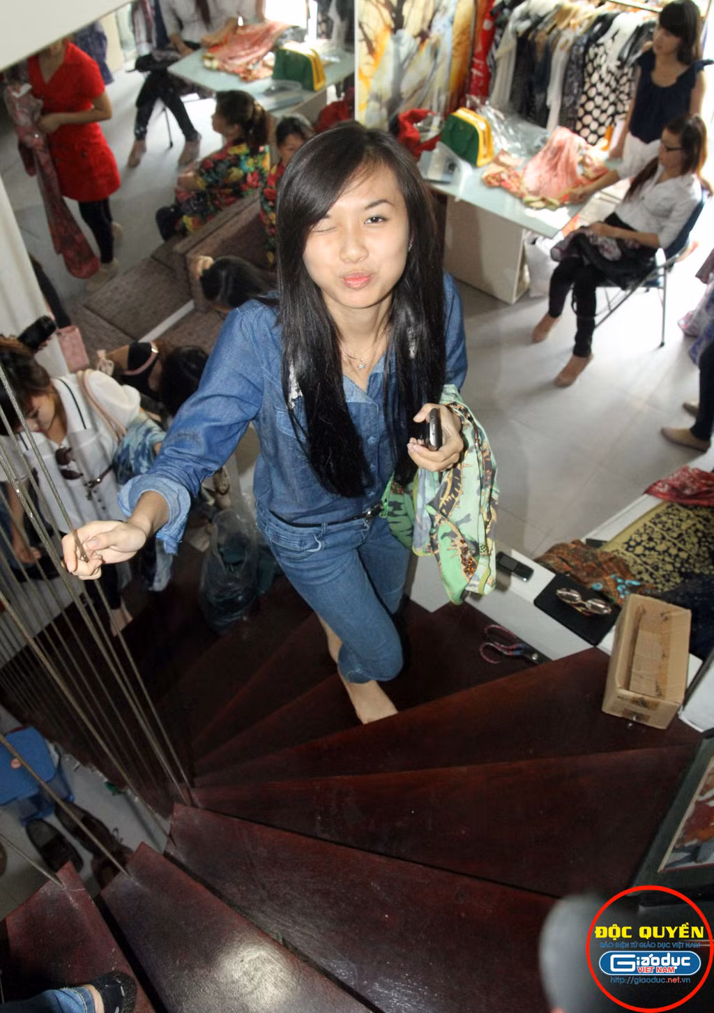 Phút tinh nghịch của Nữ sinh trong mơ Hồ Thị Phương Thảo. Trao giải Nữ sinh trong mơ mở màn 1 tuần hoạt động xã hội ý nghĩa // Lễ trao giải Nữ sinh trong mơ qua ảnh