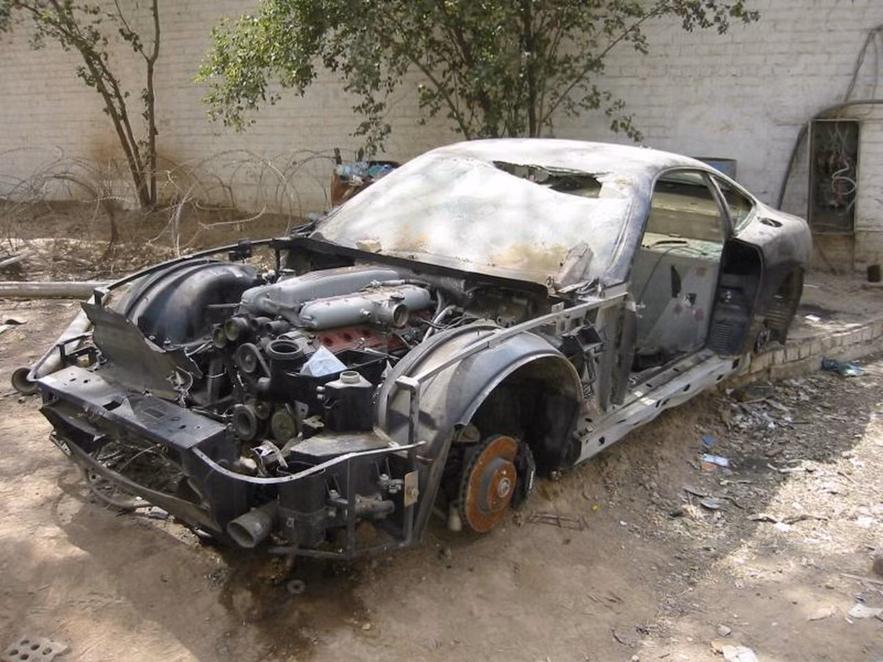 Không chỉ có Ferrari Uday từng sở hữu những chiếc siêu xe hiếm như Lamborghini LM002, Ferrari Testarossa và hàng loạt xế Porsche. Không chỉ có Ferrari Uday từng sở hữu những chiếc siêu xe hiếm như Lamborghini LM002, Ferrari Testarossa và hàng loạt xế Porsche.
