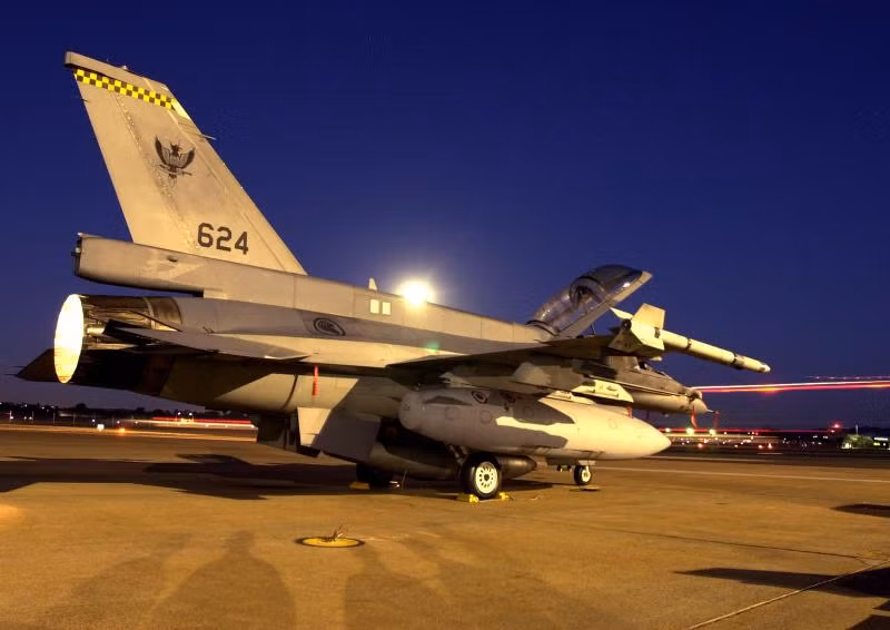 Tiêm kích F-16C/D của Không quân Singapore.
