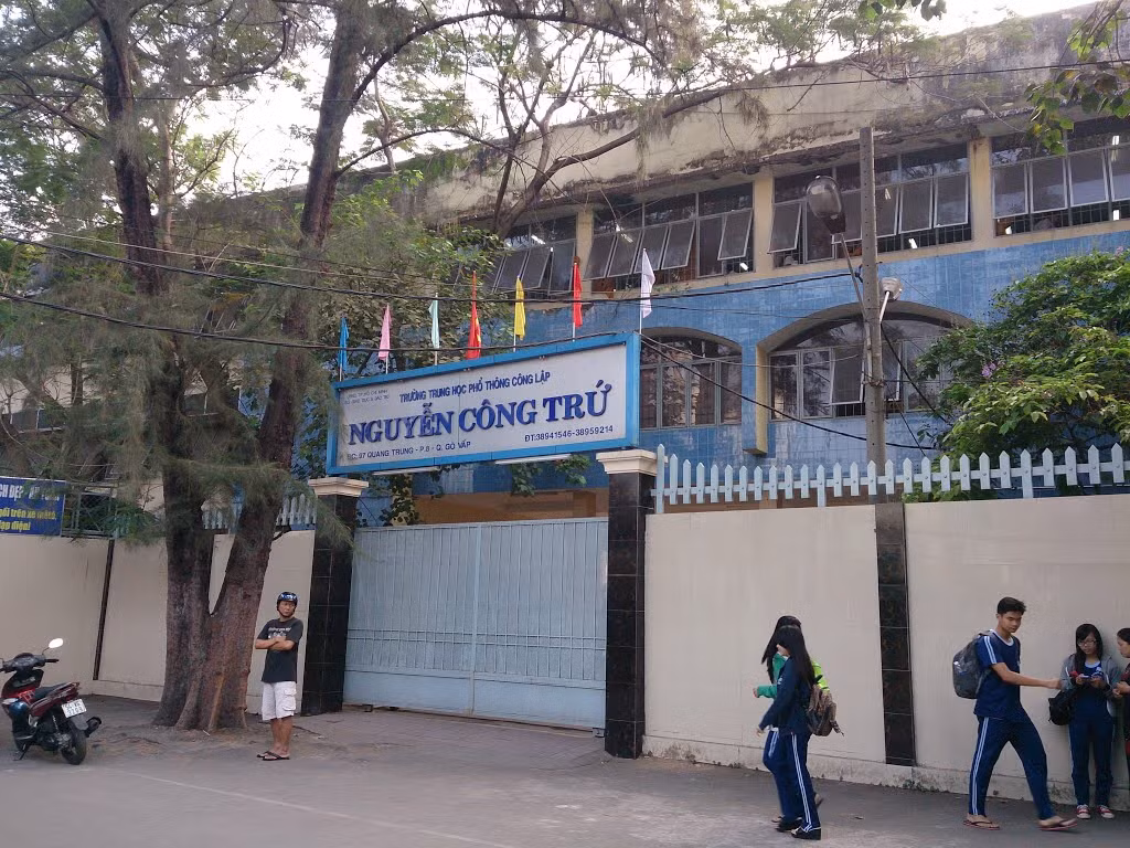 Học trò không phải là đối tượng để bán hàng kiếm lợi ảnh 3 Học trò không phải là đối tượng để bán hàng kiếm lợi ảnh 3