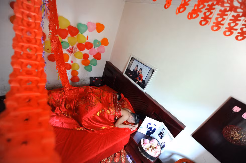 Giường cưới