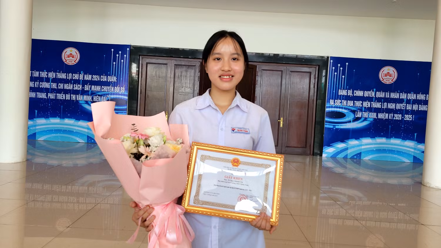 thu-khoa-hp-3.jpg