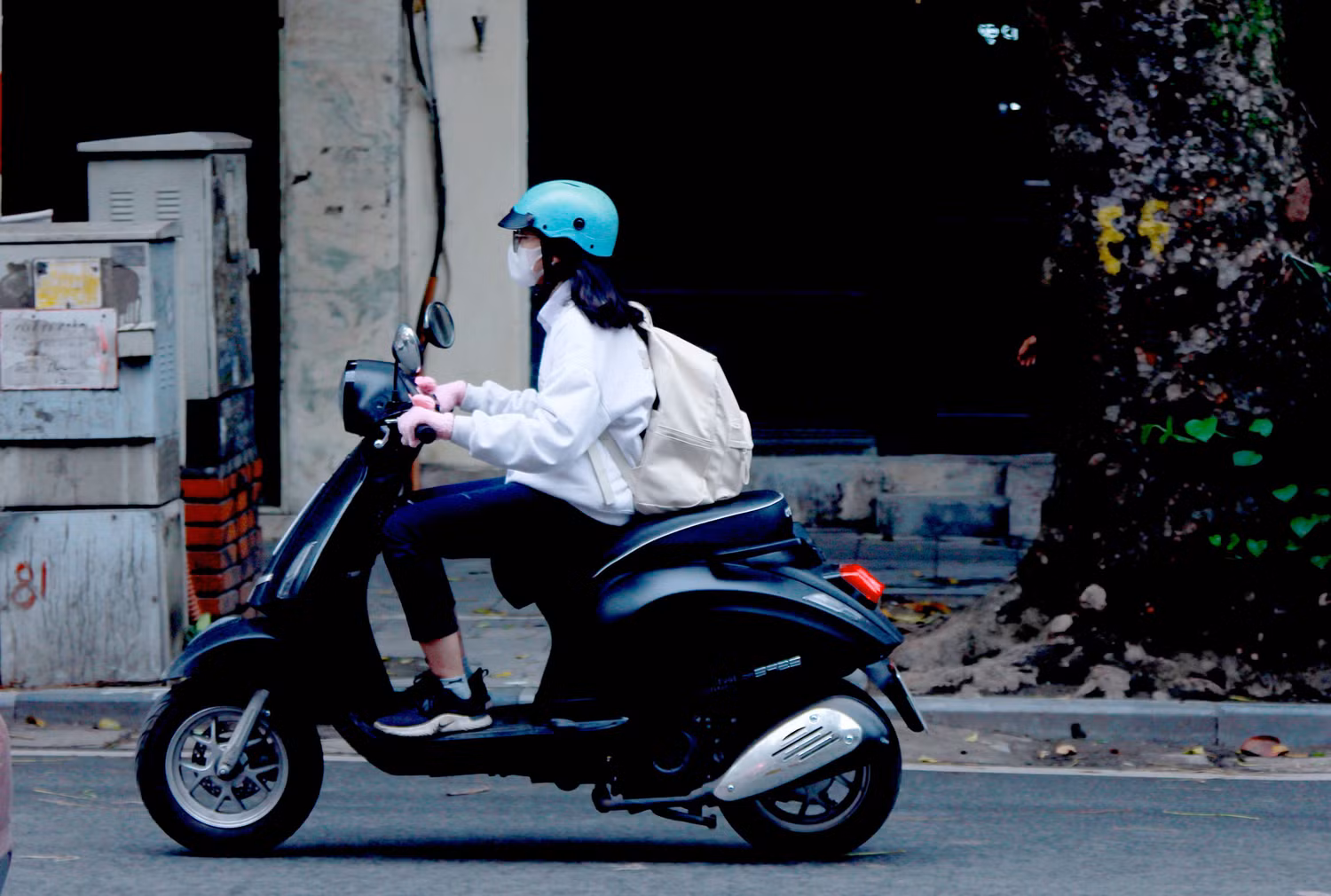 gdvn-hoc-sinh-dieu-khien-xe-may-dien-xe-may-duoi-50cc-2-2214.jpg