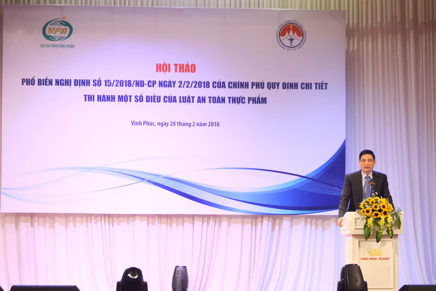 Ông Nguyễn Thanh Phong, Cục trưởng cục An toàn thực phẩm chủ trì buổi hội thảo (Ảnh: Lại Cường)