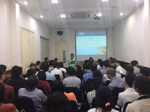 Buổi tọa đàm góp ý về dự thảo Chương trình giáo dục phổ thông tổng thể tổ chức ngày 12/5 (ảnh: P.L) Buổi tọa đàm góp ý về dự thảo Chương trình giáo dục phổ thông tổng thể tổ chức ngày 12/5 (ảnh: P.L)