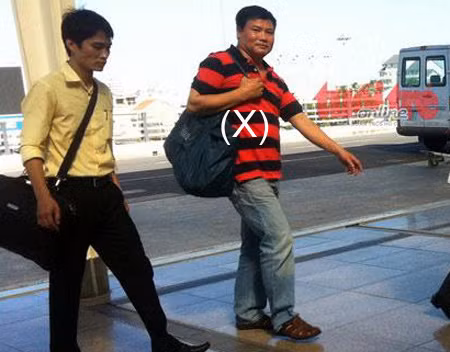 Di lý Trương Duy Nhất (X) ra Hà Nội. Ảnh:Tuổi Trẻ.