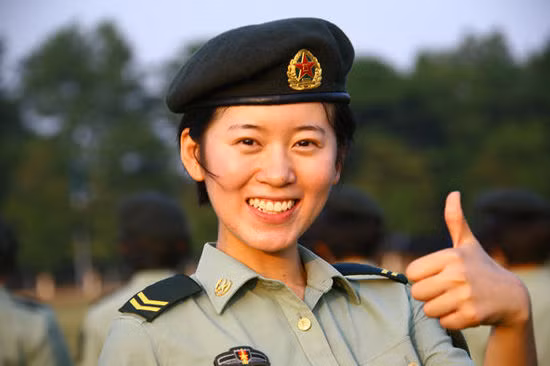 Vương Hiểu Lệ - nữ binh sĩ của Pháo binh 2 Trung Quốc Vương Hiểu Lệ - nữ binh sĩ của Pháo binh 2 Trung Quốc