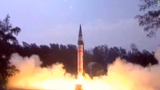 Ấn Độ phóng tên lửa liên lục địa Agni-5, có tầm phóng bao trùm Trung Quốc Ấn Độ phóng tên lửa liên lục địa Agni-5, có tầm phóng bao trùm Trung Quốc