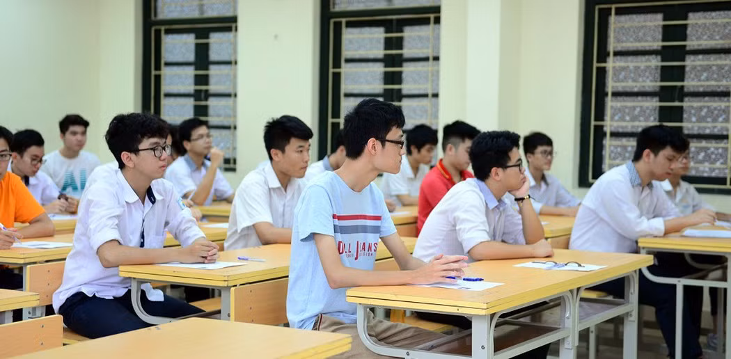 Theo nhiều chuyên gia, kỳ thi trung học phổ thông quốc gia là kỳ thi đánh giá kiến thức phổ thông do đó vẫn cần thi đầy đủ các môn thi, bài thi như hiện nay. (Ảnh minh họa: Dương Hà) Theo nhiều chuyên gia, kỳ thi trung học phổ thông quốc gia là kỳ thi đánh giá kiến thức phổ thông do đó vẫn cần thi đầy đủ các môn thi, bài thi như hiện nay. (Ảnh minh họa: Dương Hà)