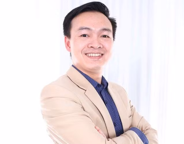 Thầy Trần Mạnh Tùng đề xuất: không có chương trình lớp 11 trong đề thi trung học phổ thông quốc gia 2020. Nếu làm được điều này thì thầy và trò sẽ thuận lợi hơn trong việc dạy, học và ôn thi, khắc phục khó khăn của đợt nghỉ dịch kéo dài (Ảnh nhân vật cung cấp) Thầy Trần Mạnh Tùng đề xuất: không có chương trình lớp 11 trong đề thi trung học phổ thông quốc gia 2020. Nếu làm được điều này thì thầy và trò sẽ thuận lợi hơn trong việc dạy, học và ôn thi, khắc phục khó khăn của đợt nghỉ dịch kéo dài (Ảnh nhân vật cung cấp)