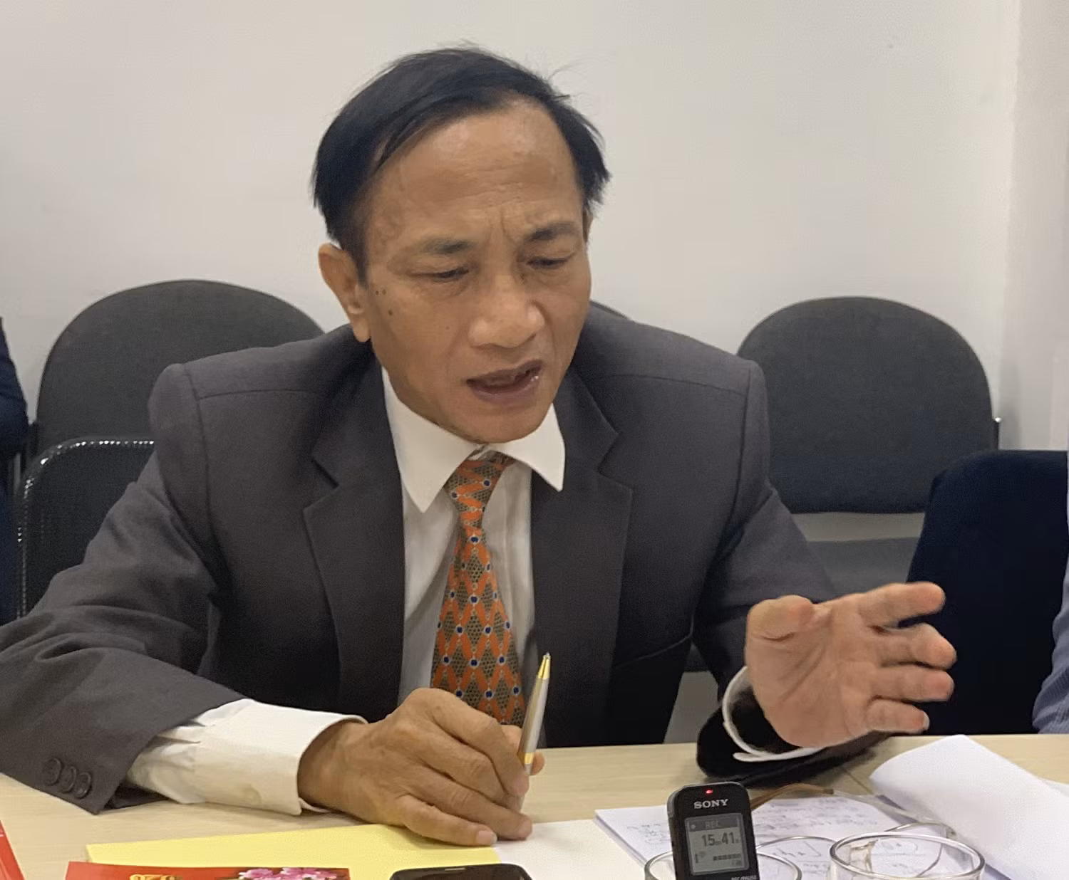 Theo Tiến sĩ Hoàng Ngọc Vinh, việc tách Bộ Giáo dục và Đào tạo ra để tái lập Bộ Giáo dục là đi ngược lại với nguyên tắc cải cách hành chính và không phù hợp về chức năng nhiệm vụ của hệ thống. (Ảnh: Thùy Linh)