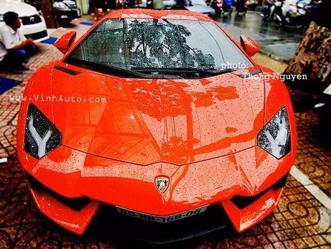 Siêu "bò" Lamborghini Aventador LP700-4 đã được lắp biển mới