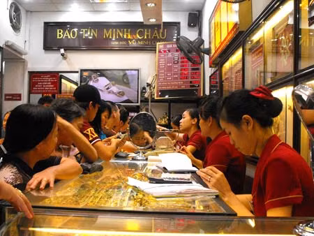 Dự thảo nghị định quản lý hoạt động kinh doanh vàng của Ngân hàng Nhà nước đã gây ra nhiều biến động trên thị trường. Dự thảo nghị định quản lý hoạt động kinh doanh vàng của Ngân hàng Nhà nước đã gây ra nhiều biến động trên thị trường.