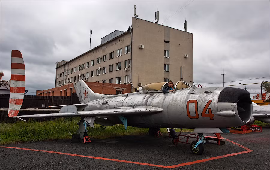 Tiêm kích MiG-19P.