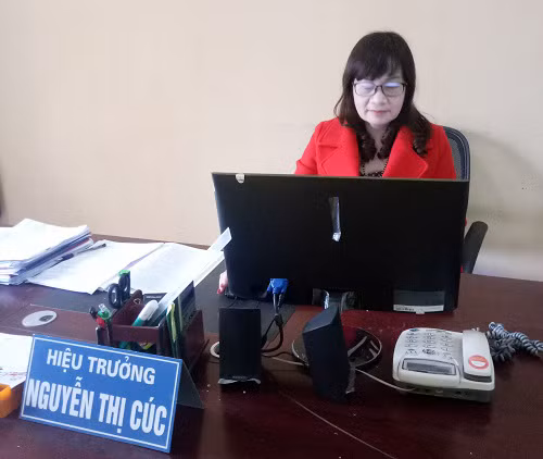 Nhà giáo ưu tú Nguyễn Thị Cúc đã giúp trường Tiểu học và Trung học cơ sở Yên Than khẳng định được vị thế nhà trường. (Ảnh: CTV) Nhà giáo ưu tú Nguyễn Thị Cúc đã giúp trường Tiểu học và Trung học cơ sở Yên Than khẳng định được vị thế nhà trường. (Ảnh: CTV)
