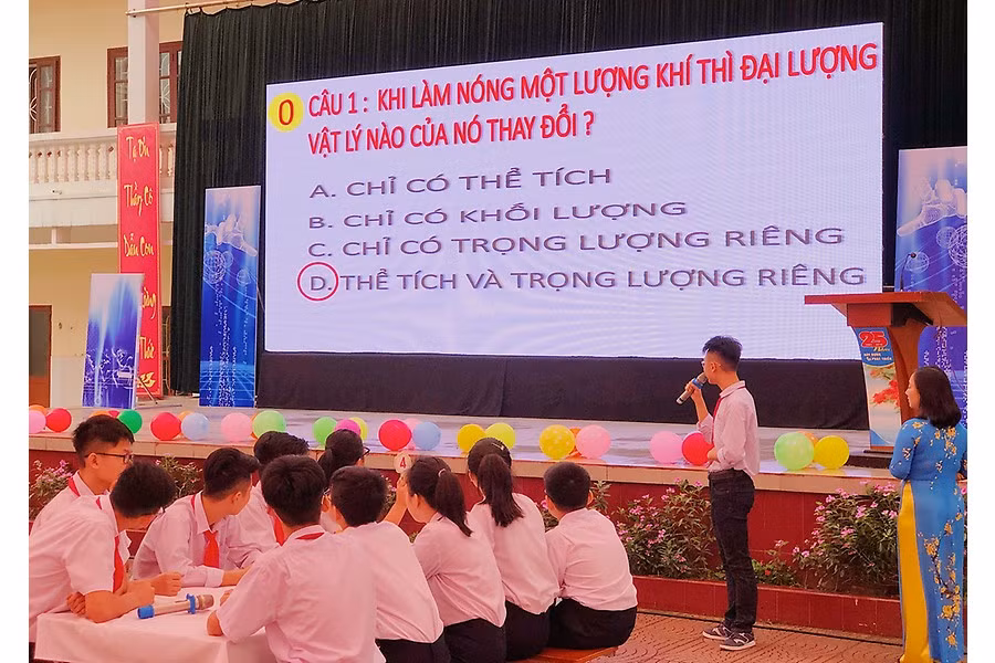 Học sinh chế tạo mô hình xe rà đinh nhờ vận dụng tác dụng từ của dòng điện ảnh 3