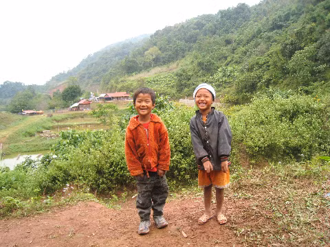 Nụ cười hồn nhiên của trẻ em Hà Nhì