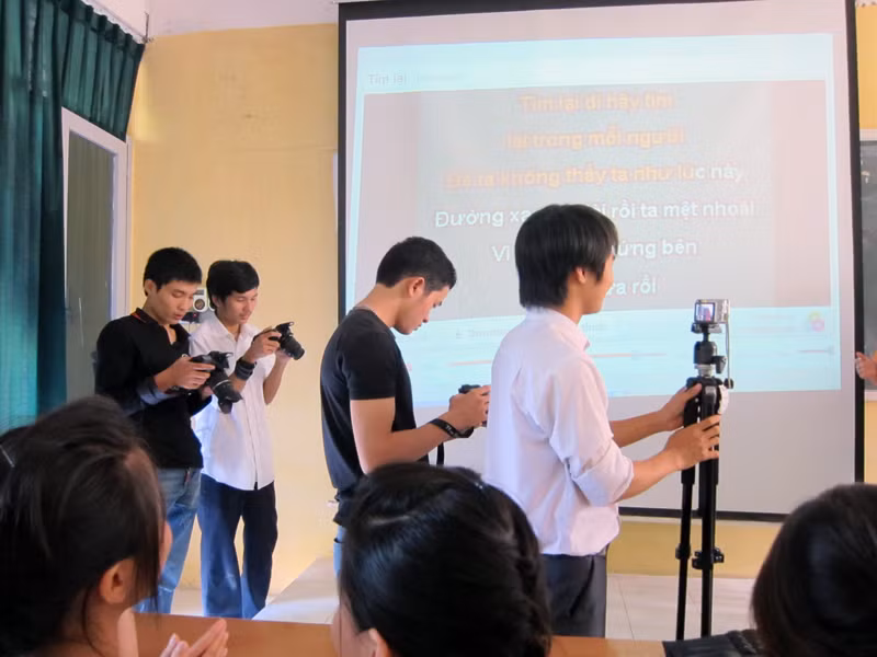 Con trai báo chí là những chàng trai tuyệt vời và ngọt ngào nhất. (Ảnh TH)