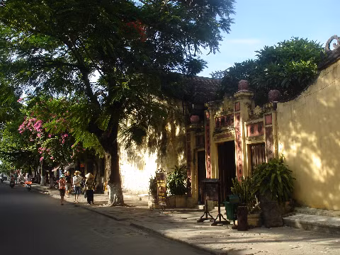 Góc phố cổ giản dị, yên bình..