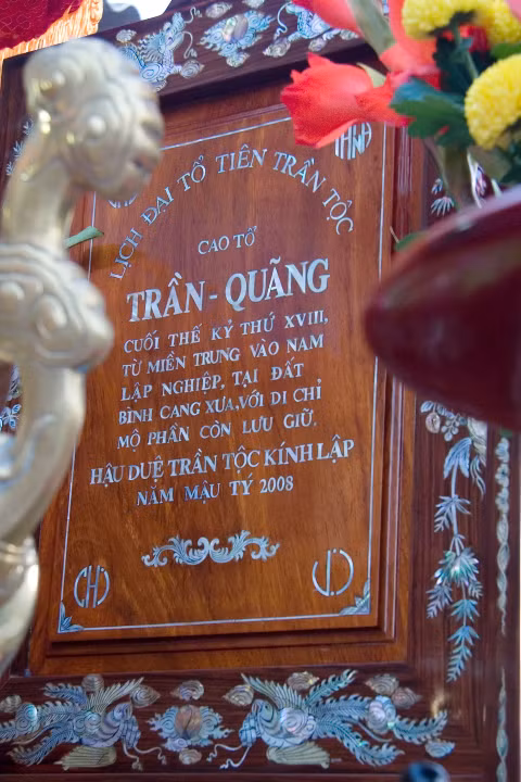 Tổ tiên của một dòng tộc họ Trần. Tổ tiên của một dòng tộc họ Trần.