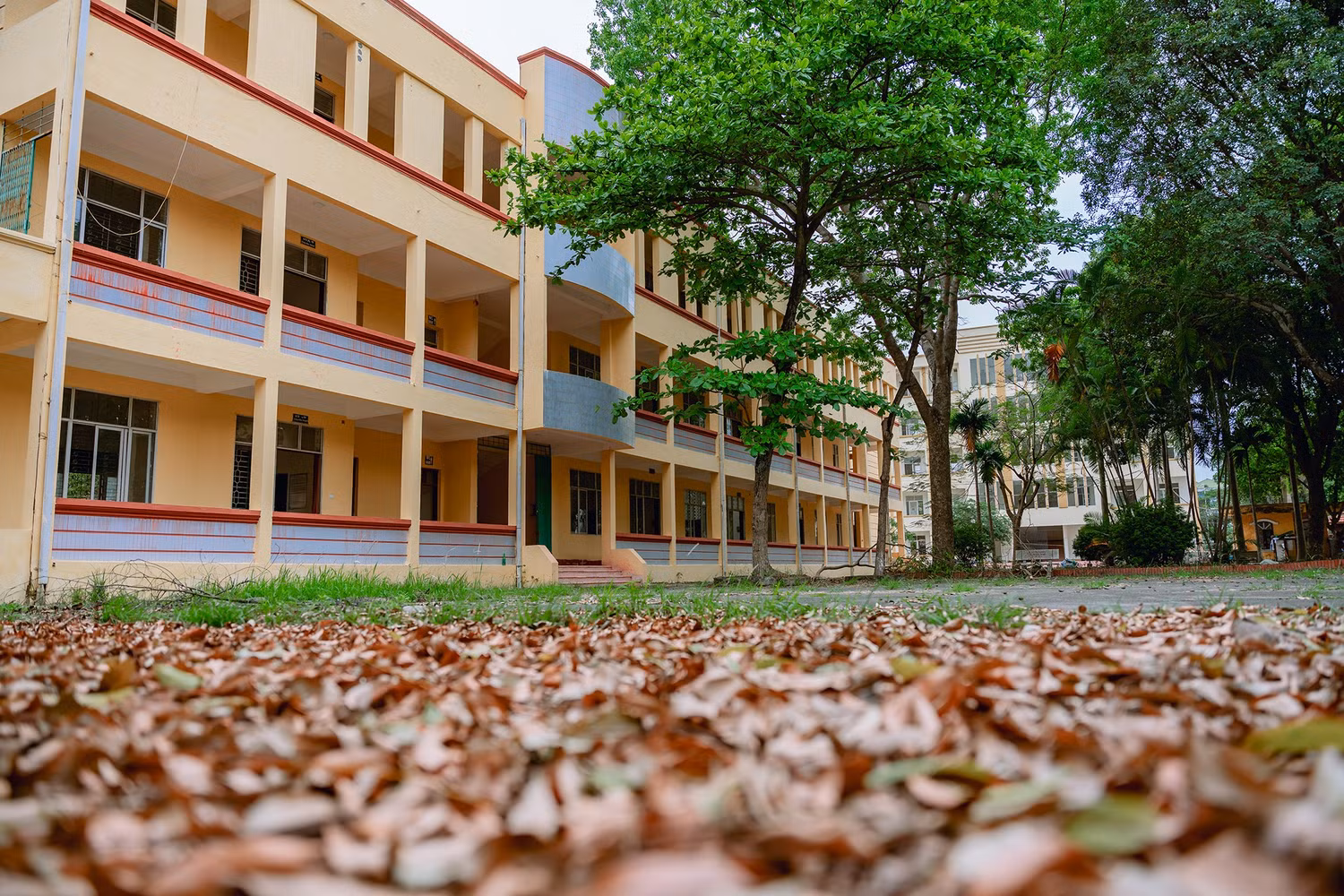 Một góc khuôn viên Trường Trung học phổ thông chuyên Vĩnh Phúc. Ảnh: Fanpage nhà trường Một góc khuôn viên Trường Trung học phổ thông chuyên Vĩnh Phúc. Ảnh: Fanpage nhà trường