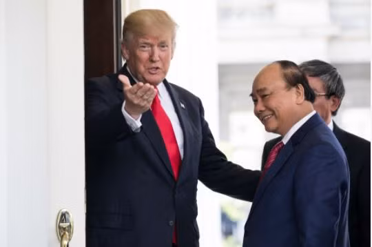 Tổng thống Hoa Kỳ Donald Trump và Thủ tướng Nguyễn Xuân Phúc tại Nhà Trắng ngày 31/5/2017, ảnh: NurPhoto / Cheriss May. Tổng thống Hoa Kỳ Donald Trump và Thủ tướng Nguyễn Xuân Phúc tại Nhà Trắng ngày 31/5/2017, ảnh: NurPhoto / Cheriss May.