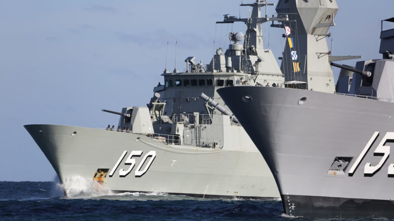 2 trong số 3 tàu hải quân Australia tới thăm hữu nghị Việt Nam, ảnh: brisbanetimes.com.au. 2 trong số 3 tàu hải quân Australia tới thăm hữu nghị Việt Nam, ảnh: brisbanetimes.com.au.