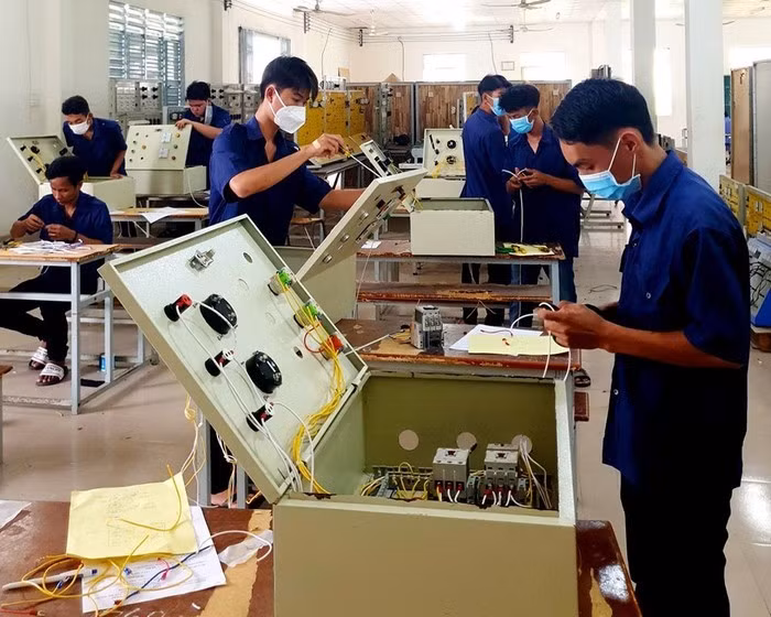 sv-truong-nghe-an-giang-2735-4163-7201-1398.jpg