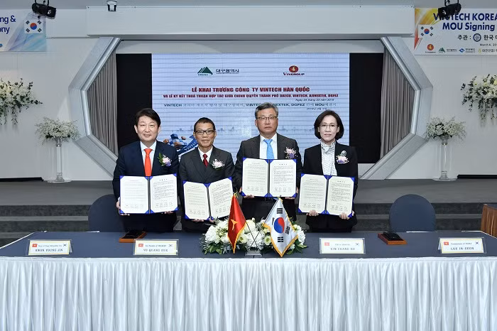 Đại diện Công ty VinTech và VinFast, Chính quyền thành phố Daegu, Khu kinh tế Tự do Daegu Gyeongbuk và Công ty AJINEXTEK đã ký biên bản ghi nhớ cùng hợp tác trên cơ sở tin cậy lẫn nhau để phát triển kinh tế khu vực và thúc đẩy kinh doanh. Đại diện Công ty VinTech và VinFast, Chính quyền thành phố Daegu, Khu kinh tế Tự do Daegu Gyeongbuk và Công ty AJINEXTEK đã ký biên bản ghi nhớ cùng hợp tác trên cơ sở tin cậy lẫn nhau để phát triển kinh tế khu vực và thúc đẩy kinh doanh.