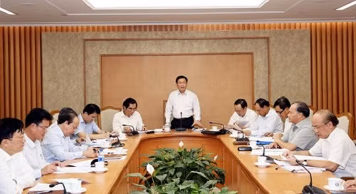 Phó Thủ tướng Vương Đình Huệ chủ trì một phiên họp của Tổ công tác của Chính phủ chỉ đạo đẩy nhanh tiến độ giải ngân vốn đầu tư công. Phó Thủ tướng Vương Đình Huệ chủ trì một phiên họp của Tổ công tác của Chính phủ chỉ đạo đẩy nhanh tiến độ giải ngân vốn đầu tư công.