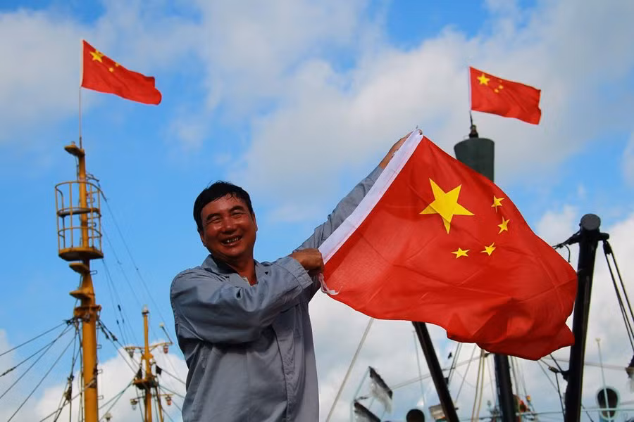 Một chuyến đánh bắt trộm, vơ vét tài nguyên hải sản tại Trường Sa có tổ chức của ngư dân Trung Quốc Một chuyến đánh bắt trộm, vơ vét tài nguyên hải sản tại Trường Sa có tổ chức của ngư dân Trung Quốc