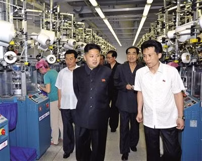 Dưới thời nhà lãnh đạo Kim Jong-un, Bắc Triều Tiên "đột ngột" đẩy mạnh chính sách phát triển kinh tế và chuyển hướng cởi mở hơn trong quan hệ đối ngoại, ông Lương Quang Liệt nhận định Dưới thời nhà lãnh đạo Kim Jong-un, Bắc Triều Tiên "đột ngột" đẩy mạnh chính sách phát triển kinh tế và chuyển hướng cởi mở hơn trong quan hệ đối ngoại, ông Lương Quang Liệt nhận định
