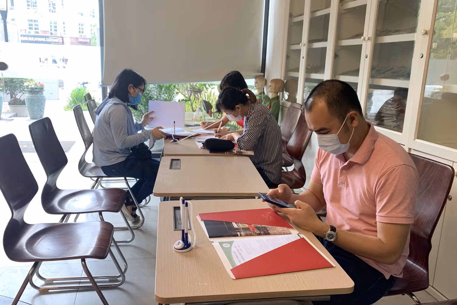 Cơn nóng tuyển sinh đầu cấp tại Hà Nội đã bắt đầu ảnh 2 Cơn nóng tuyển sinh đầu cấp tại Hà Nội đã bắt đầu ảnh 2