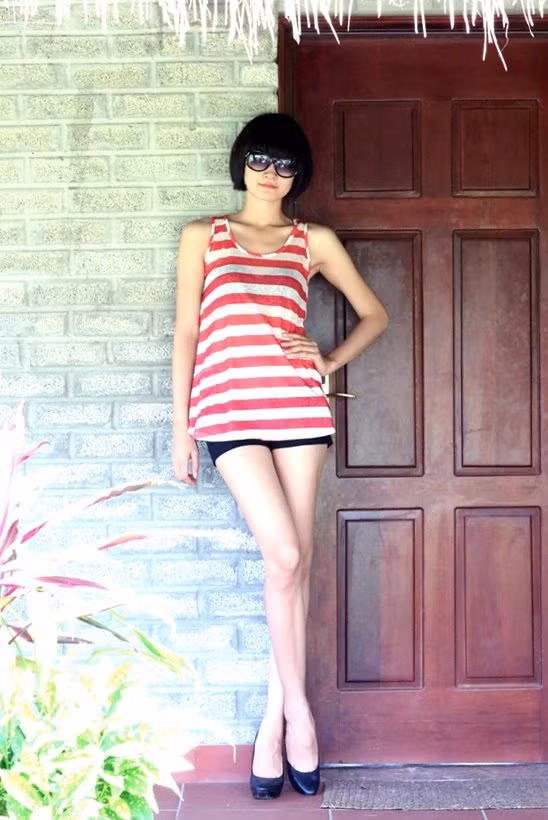 Thùy Trang đẹp rạng ngời trong nắng Ninh Bình