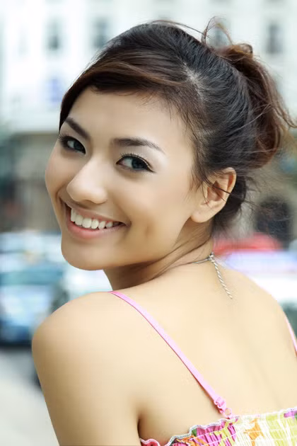 Hồng Quế khẳng định thêm, thông tin đêm 27/4, rạng sáng ngày 28/4/2012, cô tham gia đánh người tại quán bar thuộc nhà hàng thuyền nổi Hồ Tây Taboo trên phố Thụy Khuê là hoàn toàn vu khống. (Giaoduc.net.vn)