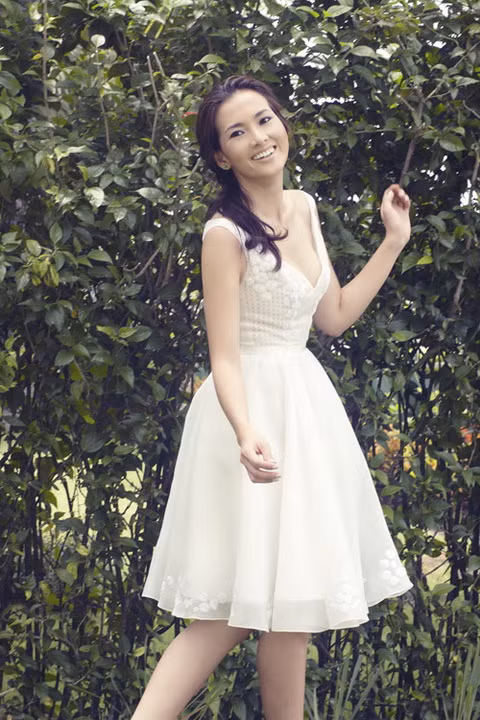 Em chưa tô son môi mà anh chụp vội thế.