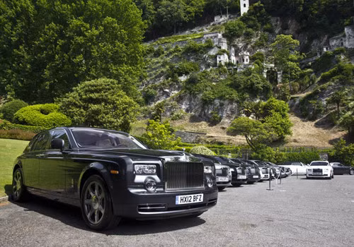 Một dàn 12 chiếc xe sang Rolls-Royce Phantom.Rimac One Concept, siêu xe điện đến từ Croatia với công suất 1.088 mã lực, cho khả năng tăng tốc từ 0-100 km/h trong 2,8 giây trước khi đạt tốc độ giới hạn điện tử 305 km/h.Rimac One Concept, siêu xe điện đến từ Croatia với công suất 1.088 mã lực, cho khả năng tăng tốc từ 0-100 km/h trong 2,8 giây trước khi đạt tốc độ giới hạn điện tử 305 km/h. Một dàn 12 chiếc xe sang Rolls-Royce Phantom.Rimac One Concept, siêu xe điện đến từ Croatia với công suất 1.088 mã lực, cho khả năng tăng tốc từ 0-100 km/h trong 2,8 giây trước khi đạt tốc độ giới hạn điện tử 305 km/h.Rimac One Concept, siêu xe điện đến từ Croatia với công suất 1.088 mã lực, cho khả năng tăng tốc từ 0-100 km/h trong 2,8 giây trước khi đạt tốc độ giới hạn điện tử 305 km/h.