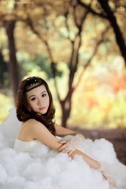Sở hữu gương mặt khả ái, vóc dáng khá chuẩn, hiện Vân Anh là model của Roy media, Studio Áo cưới có tiếng ở Hà Nội và một số shop thời trang khác. <<NỮ SINH CĐ DU LỊCH HÀ NỘI ĐẸP KHÔNG TỲ VẾT <<VẺ ĐẸP KIÊU SA CỦA HOT GIRL CĐ TRUYỀN HÌNH HÀ NỘI <<Á KHÔI CĐ TRUYỀN HÌNH TRỊNH THU THẢO ĐẸP RẠNG NGỜI ĐÓN TRUNG THU <<NỮ SINH KINH BẮC DỊU DÀNG KHOE SẮC TRONG TÀ ÁO DÀI
