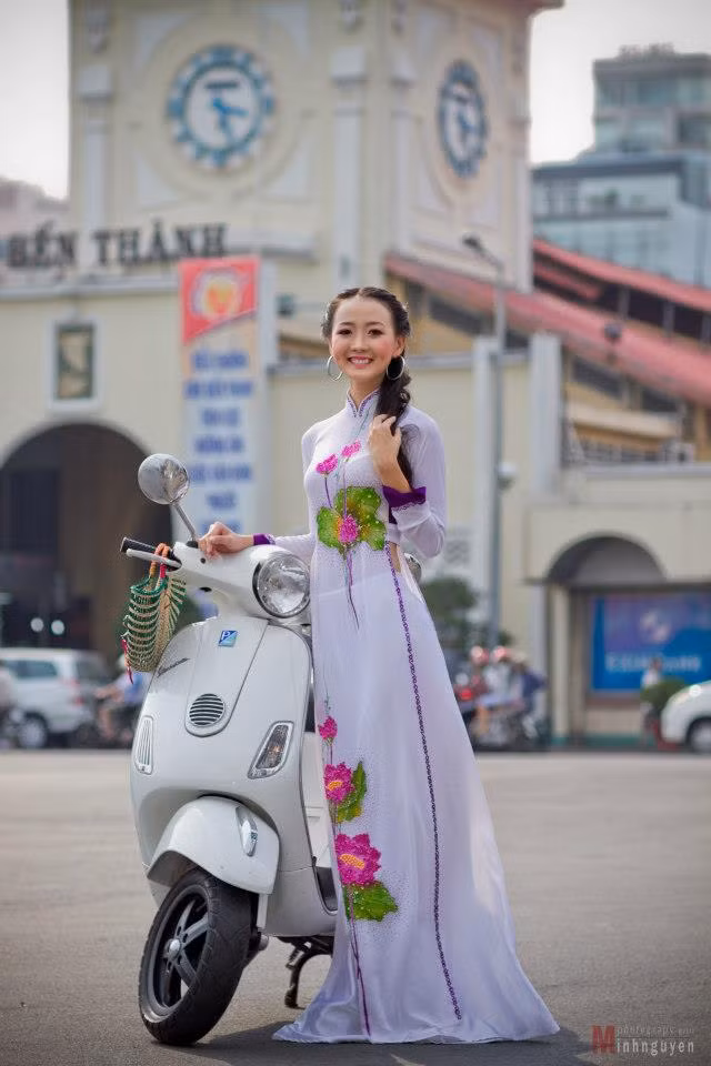 Sở hữu chiều cao lý tưởng, cao 1m70, vóc dáng yêu kiều cùng với gương mặt khả ái, nụ cười tươi trẻ và lúm đồng tiền cực duyên, Trịnh Thu Thảo - Người đẹp Bến Tre đã xuất sắc đoạt giải Á khôi 1 Hoa khôi sinh viên Phát Thanh Truyền hình 2012 - TP Hồ Chí Minh, Sở hữu chiều cao lý tưởng, cao 1m70, vóc dáng yêu kiều cùng với gương mặt khả ái, nụ cười tươi trẻ và lúm đồng tiền cực duyên, Trịnh Thu Thảo - Người đẹp Bến Tre đã xuất sắc đoạt giải Á khôi 1 Hoa khôi sinh viên Phát Thanh Truyền hình 2012 - TP Hồ Chí Minh,
