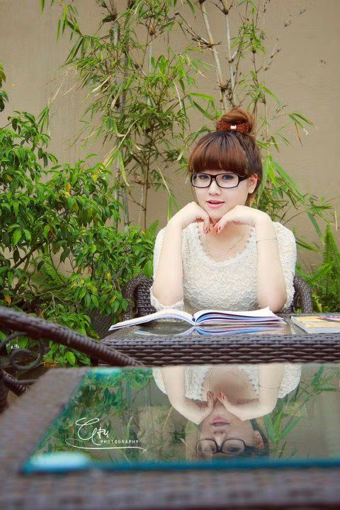 Kiều My từng đạt giải nhất cuộc thi "Hoạ mi vàng 2003" do thành phố Hạ Long tổ chức. Ngoài ra, từ bé My đã là cây văn nghệ nổi bật của trường, lớp, và chính thức theo học nghệ thuật từ năm 6 tuổi. <<NỮ SINH KINH BẮC DỊU DÀNG KHOE SẮC TRONG TÀ ÁO DÀI <<HOT GIRL ĐH PHƯƠNG ĐÔNG RẠNG NGỜI ĐÓN TRUNG THU <<TEEN MODEL AN PHƯƠNG "BIẾN HÓA" VỚI STYLE DỄ THƯƠNG <<NHỮNG NỮ SINH MẶC ÁO DÀI ĐẸP HƠN CẢ HOA HẬU MAI PHƯƠNG THÚY (P18)