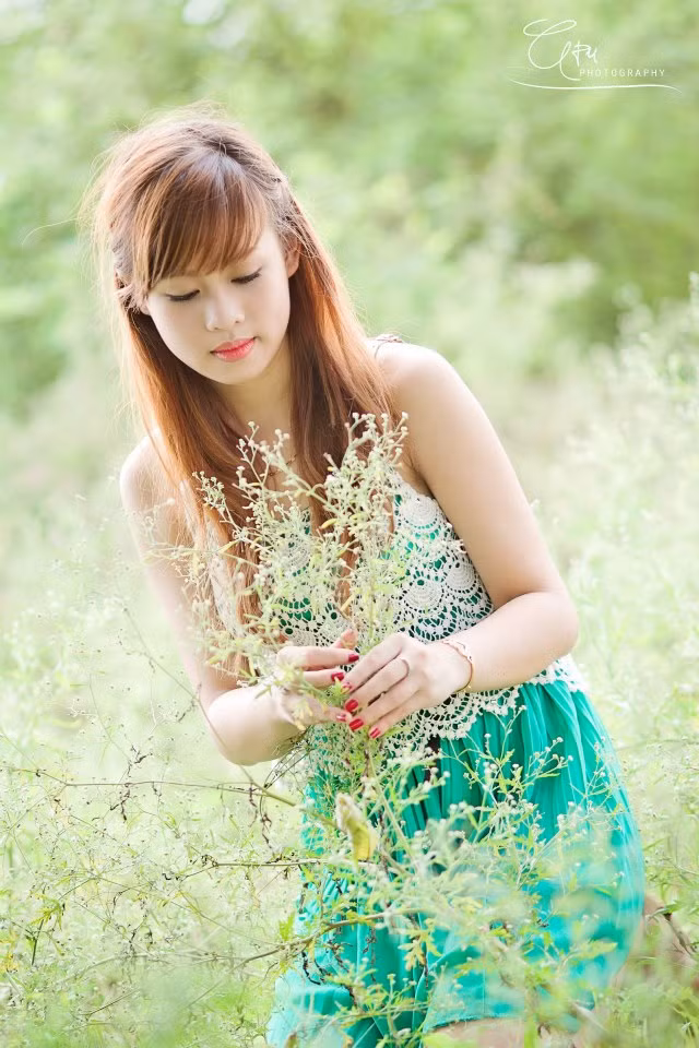 Cẩm Tú thích chụp ảnh, xem phim, dạo phố và shopping, ngoài ra còn rất thích tham gia vào lĩnh vực nghệ thuật. <<NỮ SINH CĐ DU LỊCH ĐẸP DỊU DÀNG TRONG NẮNG THU <<VẺ ĐẸP KIÊU SA CỦA HOT GIRL CĐ TRUYỀN HÌNH HÀ NỘI <<Á KHÔI CĐ TRUYỀN HÌNH TRỊNH THU THẢO ĐẸP RẠNG NGỜI ĐÓN TRUNG THU <<NỮ SINH KINH BẮC DỊU DÀNG KHOE SẮC TRONG TÀ ÁO DÀI