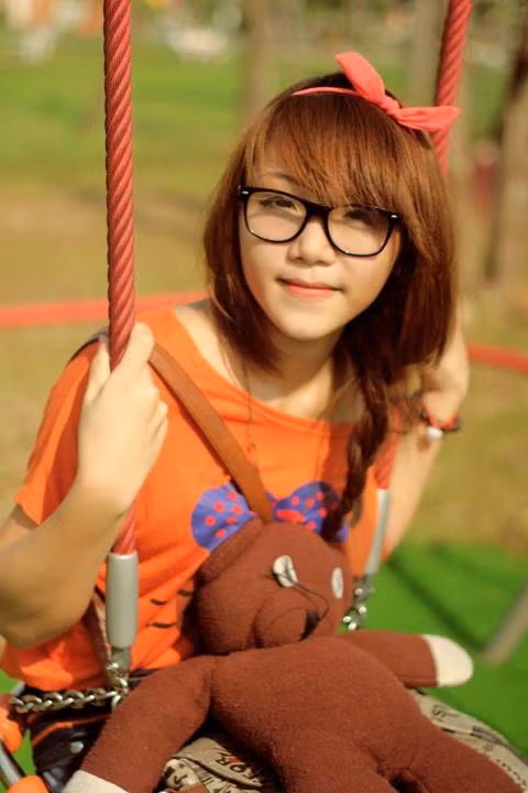 <<HOA KHÔI CÁC TRƯỜNG ĐẠI HỌC <<NGÔI SAO HỌC ĐƯỜNG <<LUÂN TRÚC DIỄM - VẺ ĐẸP ĐẬM CHẤT Á ĐÔNG <<NHỮNG NỮ SINH SIÊU KUTE CỦA HỌC VIỆN CẢNH SÁT