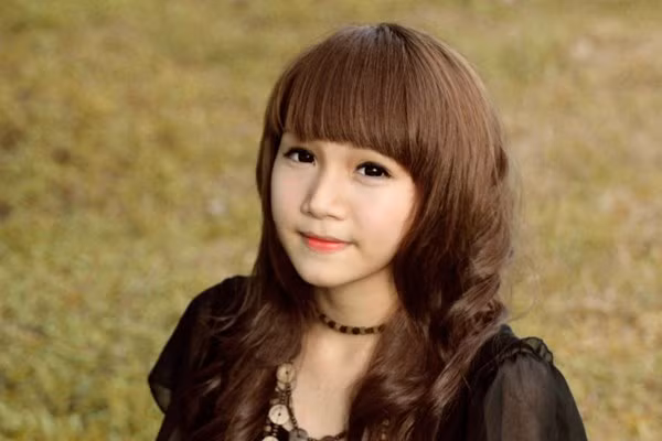 <<HOA KHÔI CÁC TRƯỜNG ĐẠI HỌC <<NGÔI SAO HỌC ĐƯỜNG <<LUÂN TRÚC DIỄM - VẺ ĐẸP ĐẬM CHẤT Á ĐÔNG
