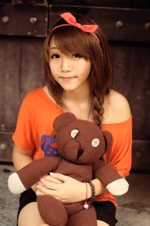 <<HOA KHÔI CÁC TRƯỜNG ĐẠI HỌC <<NGÔI SAO HỌC ĐƯỜNG <<LUÂN TRÚC DIỄM - VẺ ĐẸP ĐẬM CHẤT Á ĐÔNG <<NHỮNG NỮ SINH SIÊU KUTE CỦA HỌC VIỆN CẢNH SÁT