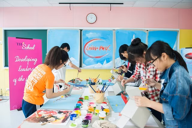Học sinh cùng tranh tài về khả năng hội họa