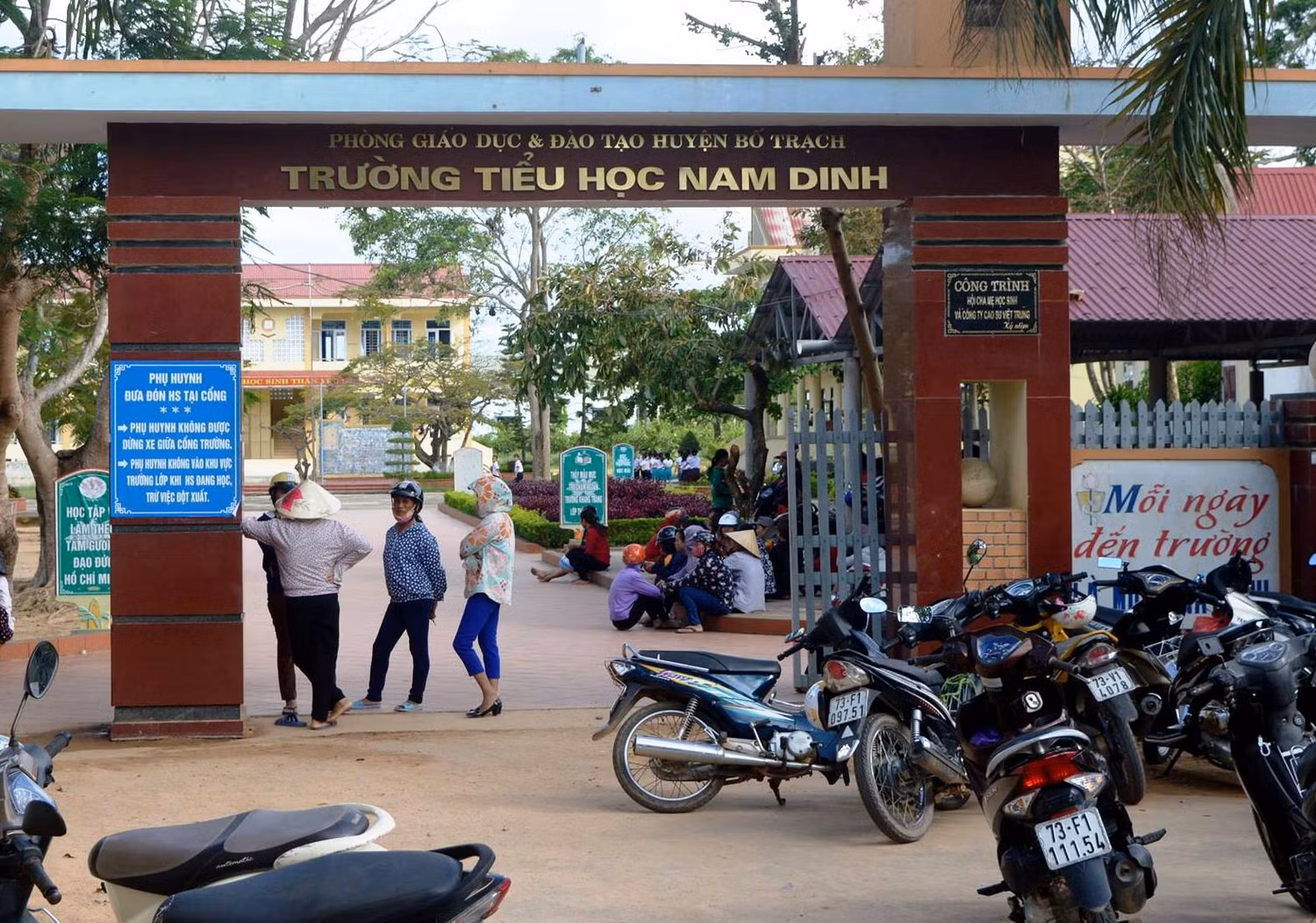 Trường Tiểu học Nam Dinh, nơi bà Thuyết làm Hiệu trưởng và bị kỷ luật vì liên quan đến lạm thu.